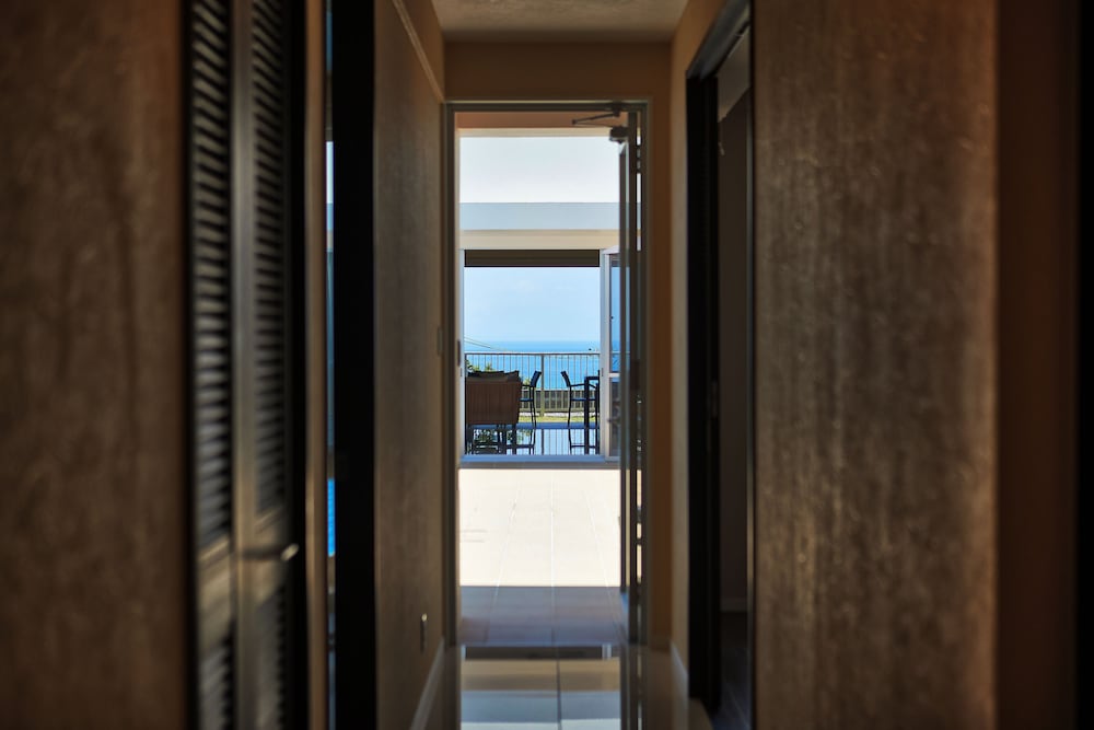VIAUL SKY VILLAS UNTEN 那覇
