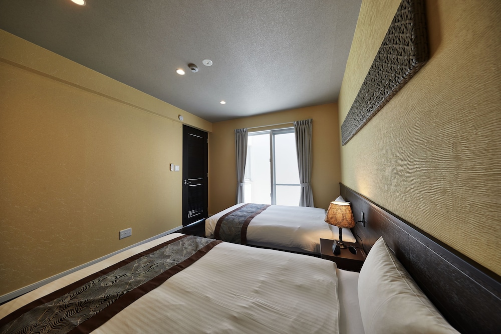 VIAUL SKY VILLAS UNTEN 那覇
