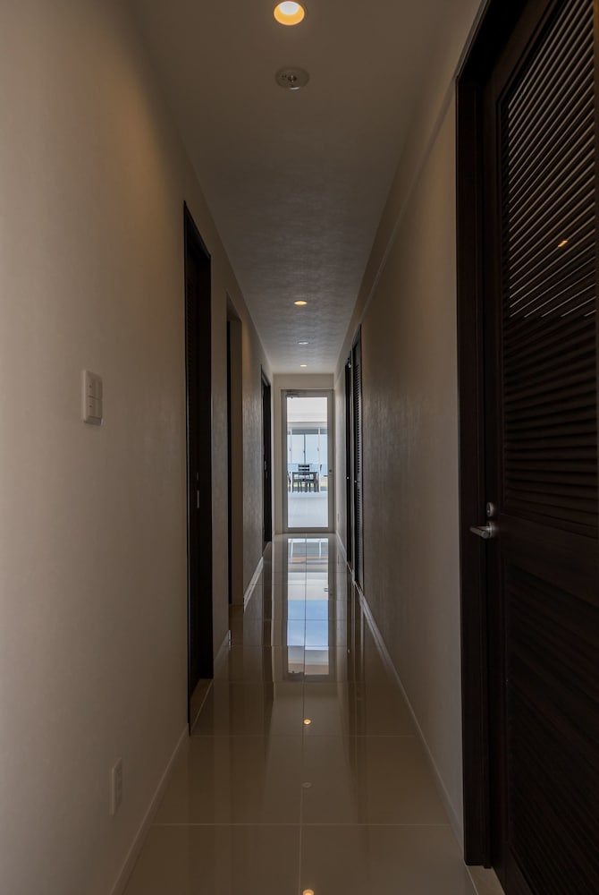 VIAUL SKY VILLAS UNTEN 那覇