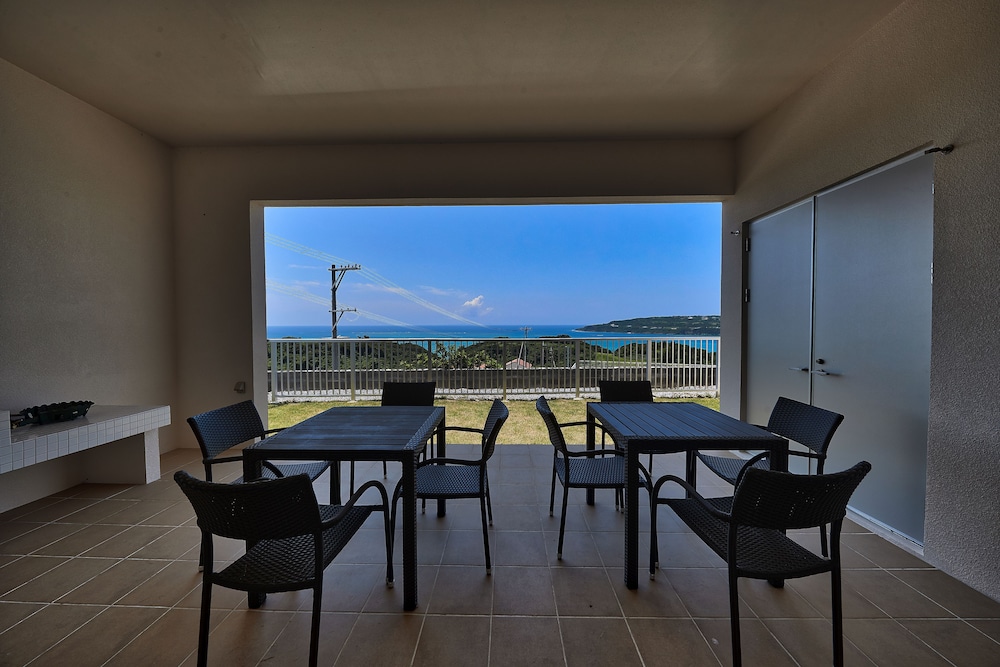 VIAUL SKY VILLAS UNTEN 那覇