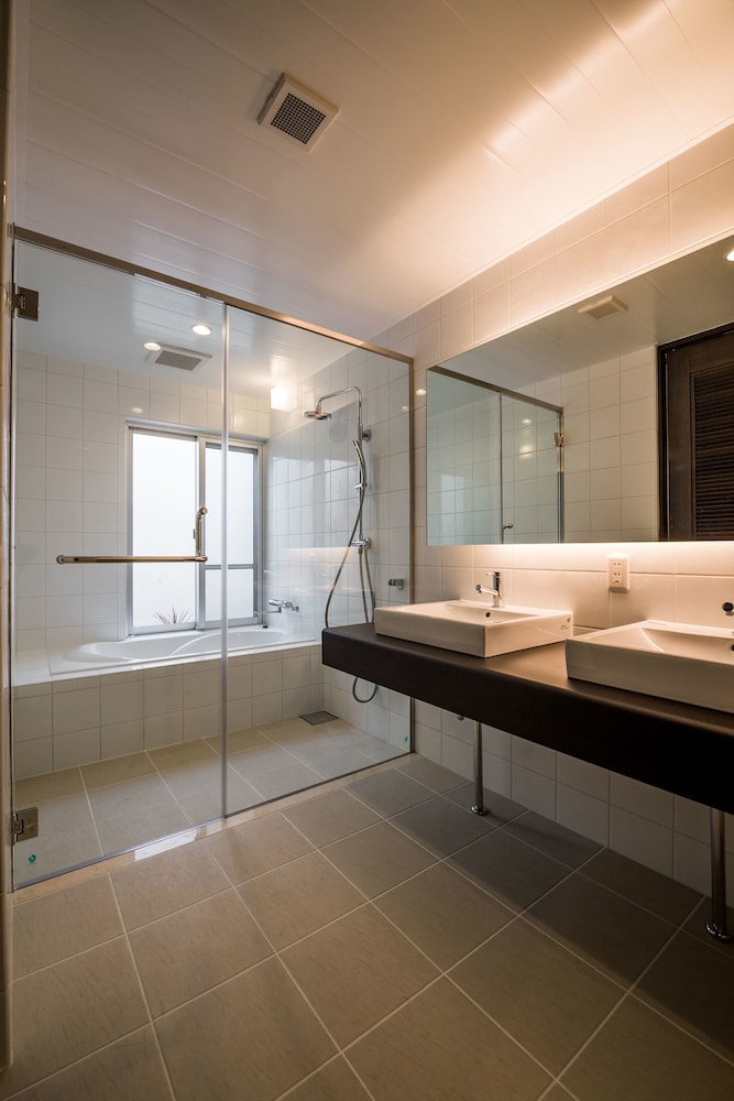 VIAUL SKY VILLAS UNTEN 那覇