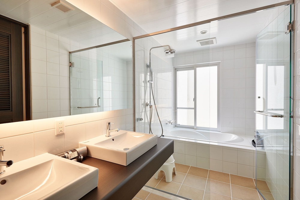 VIAUL SKY VILLAS UNTEN 那覇