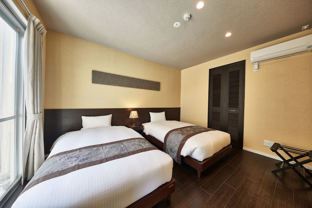 VIAUL SKY VILLAS UNTEN 那覇