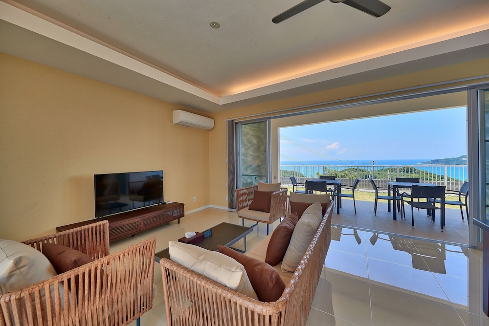 VIAUL SKY VILLAS UNTEN 那覇