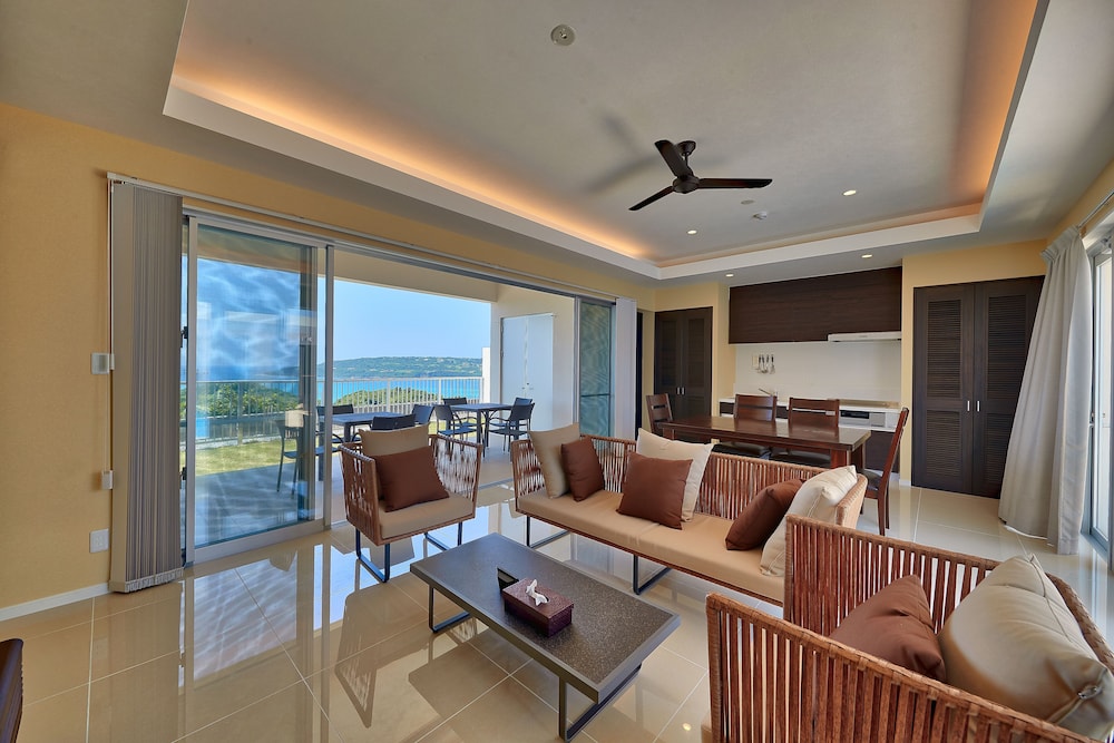 VIAUL SKY VILLAS UNTEN 那覇