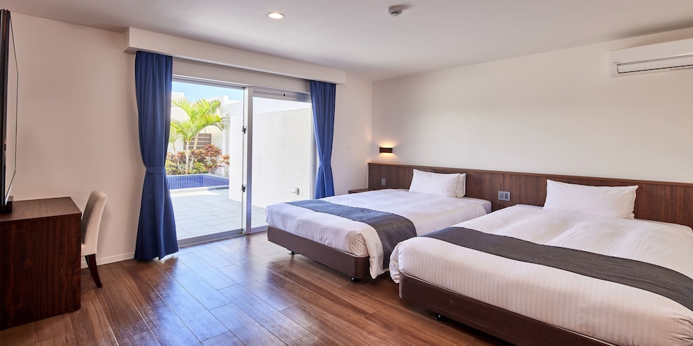 THE POOL & SAUNA VILLA MOTOBU 那覇