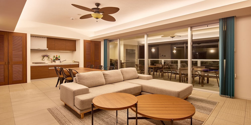 THE POOL & SAUNA VILLA MOTOBU 那覇
