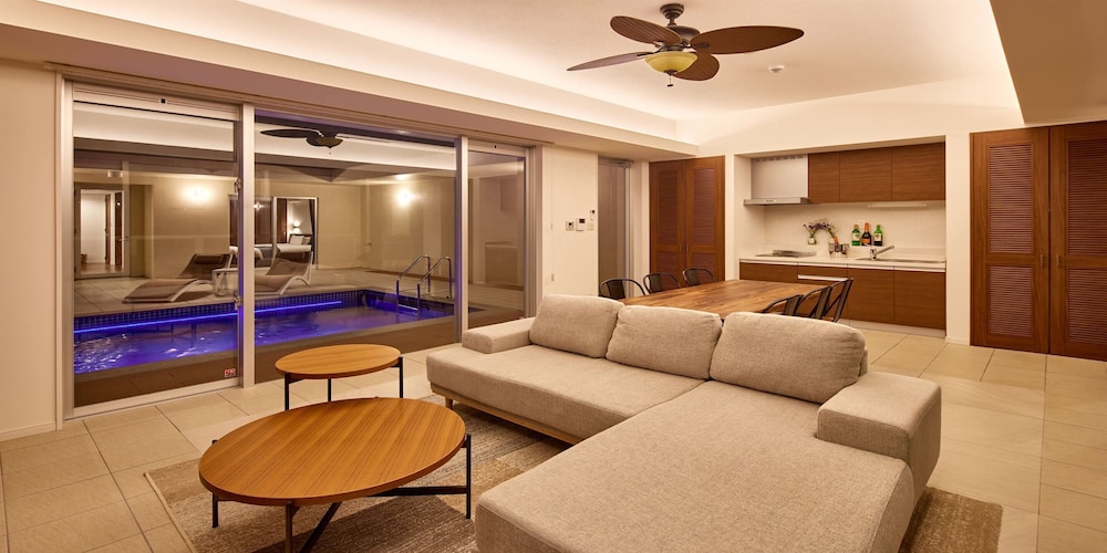 THE POOL & SAUNA VILLA MOTOBU 那覇