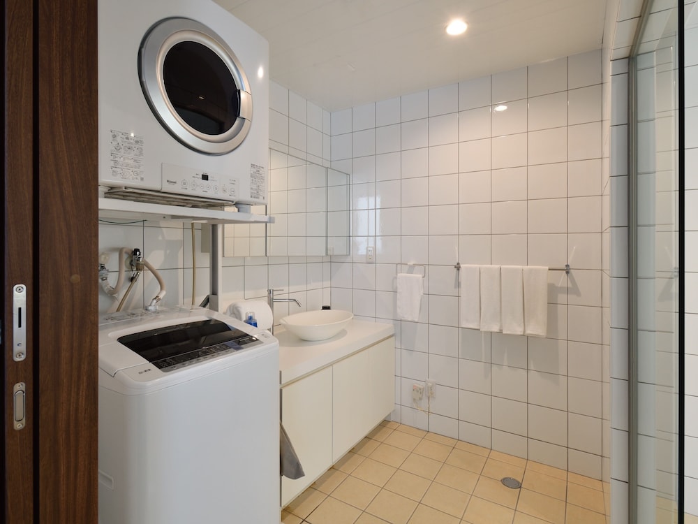 THE POOL & SAUNA VILLA MOTOBU 那覇