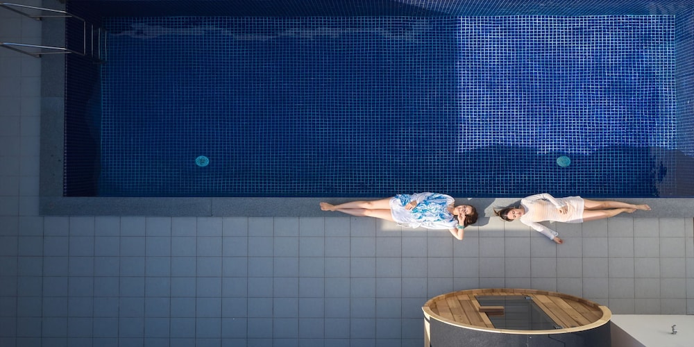 THE POOL & SAUNA VILLA MOTOBU 那覇