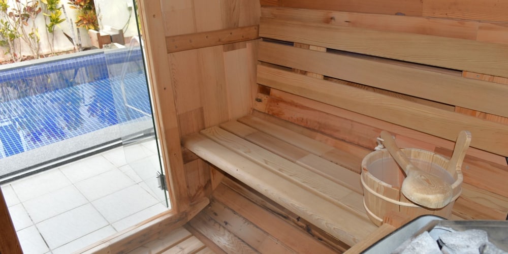 THE POOL & SAUNA VILLA MOTOBU 那覇