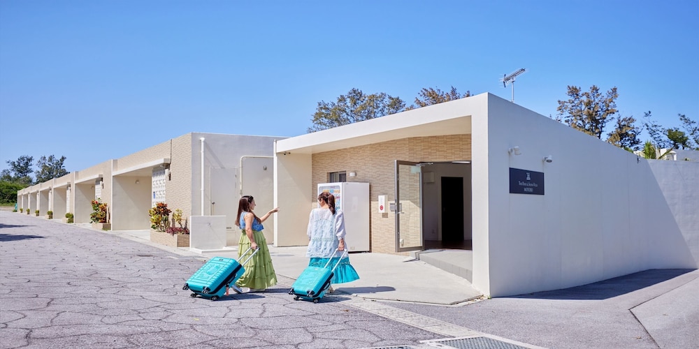 THE POOL & SAUNA VILLA MOTOBU 那覇