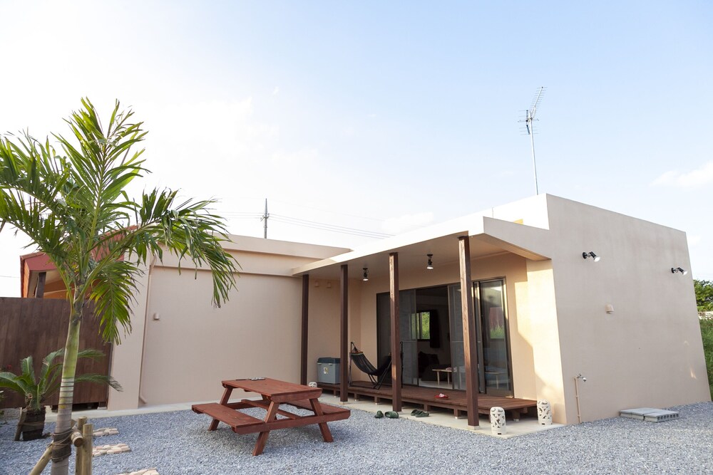 JIN JIN HOUSE 那覇
