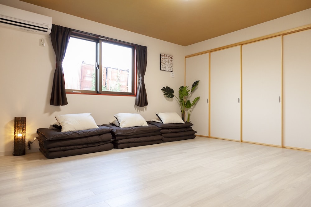 JIN JIN HOUSE 那覇