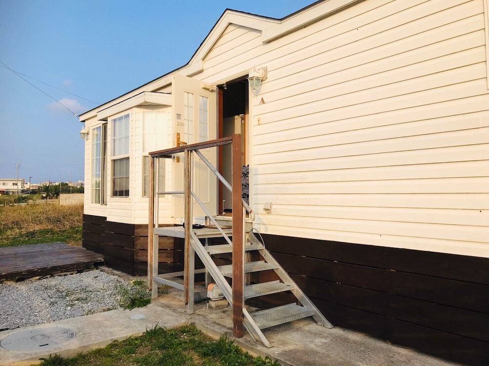 SMART HOUSE SUNSET INN OKINAWA YOMITANSON 那覇
