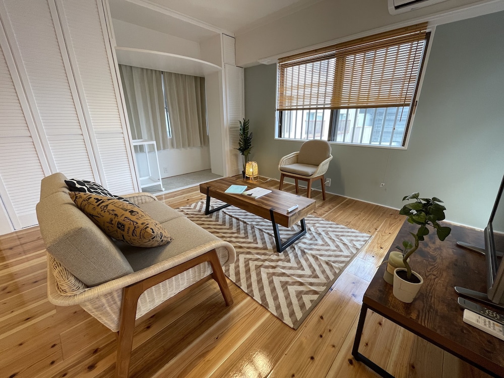 OEUVRE AROMA KUMOJI HOUSE 那覇