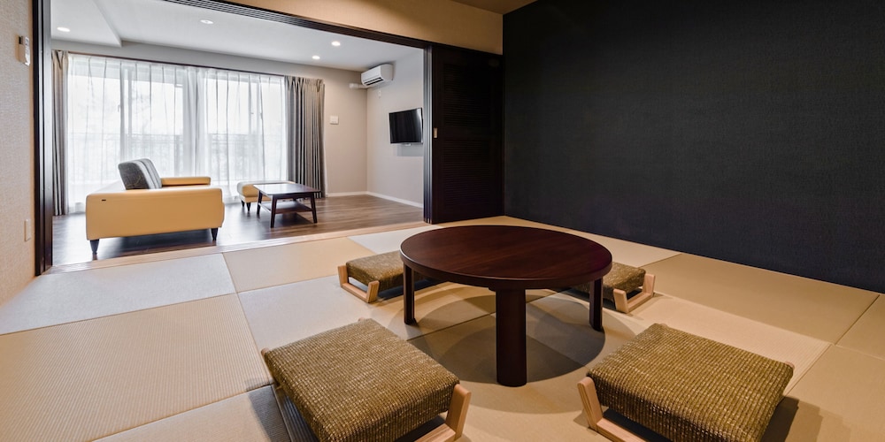 AHMAN INN ISLAND YAGAJI 那覇