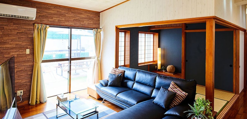 TERRACE HOUSE TSUBOKAWA 那覇
