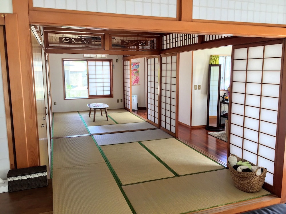 ホワイト ハウス 那覇