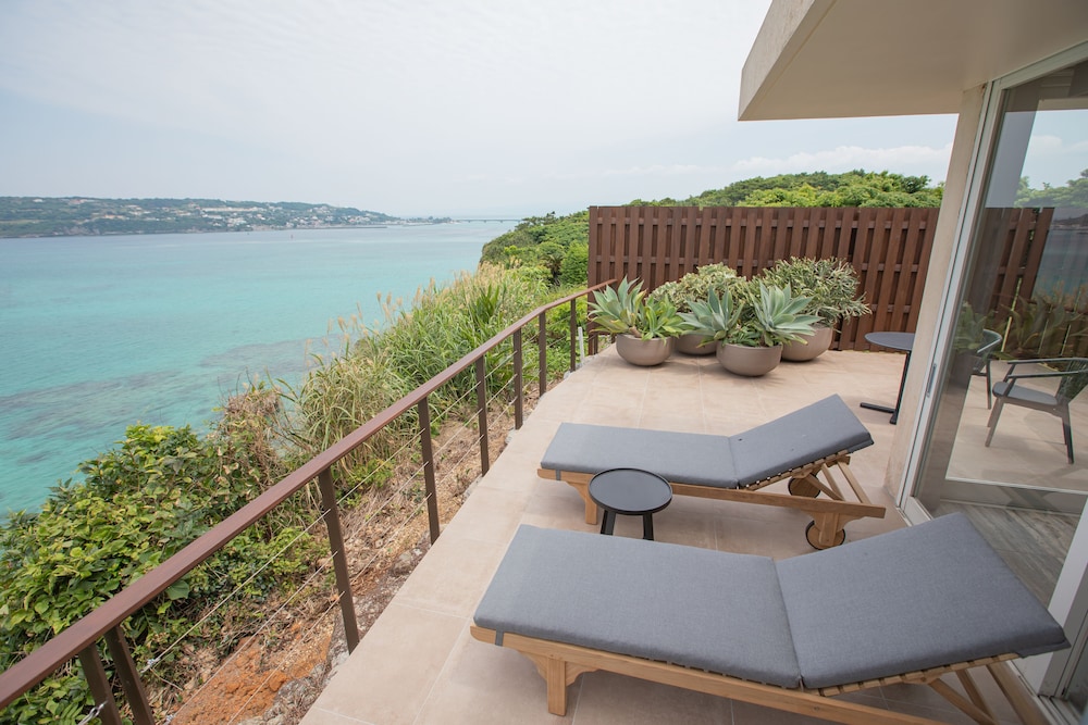 KAYATSUMA OKINAWA HOTEL & RESORT 那覇