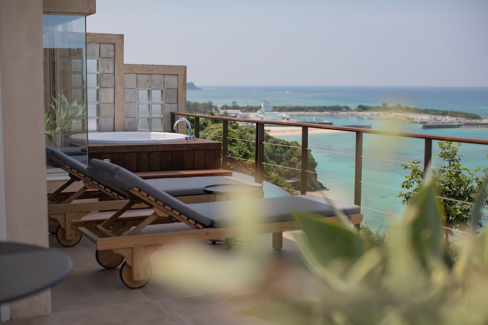 KAYATSUMA OKINAWA HOTEL & RESORT 那覇