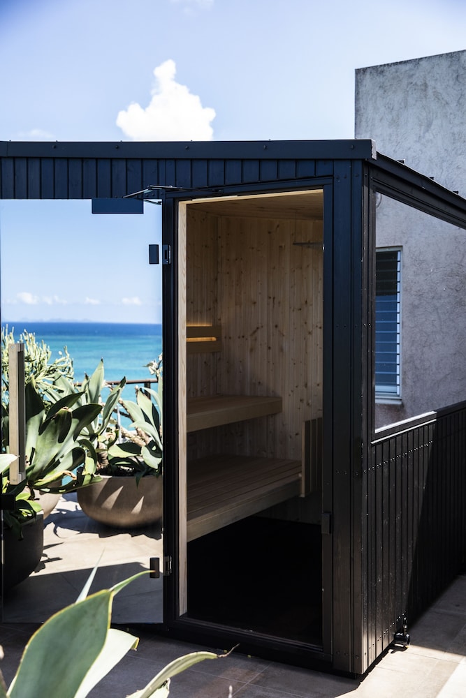 KAYATSUMA OKINAWA HOTEL & RESORT 那覇