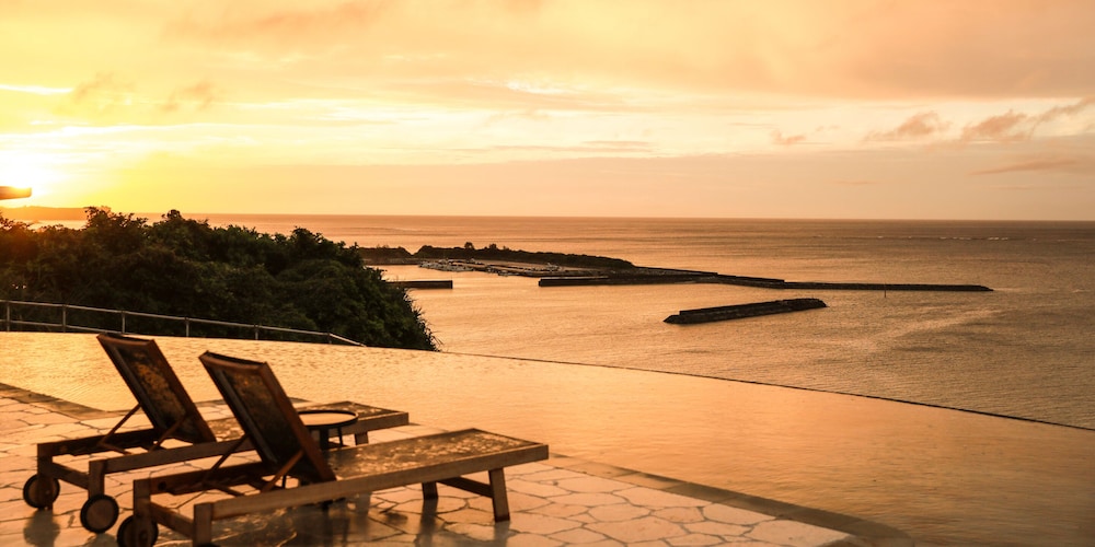 KAYATSUMA OKINAWA HOTEL & RESORT 那覇