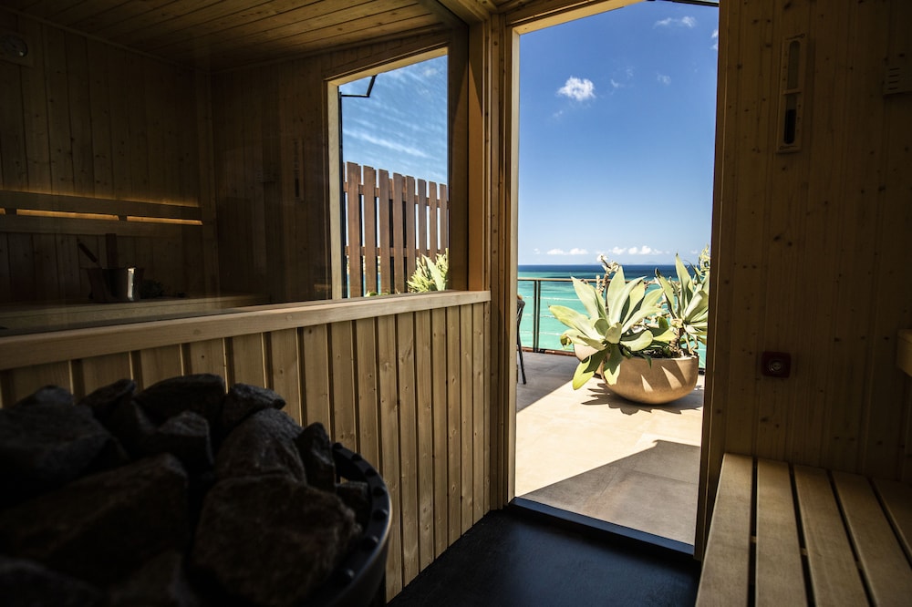 KAYATSUMA OKINAWA HOTEL & RESORT 那覇
