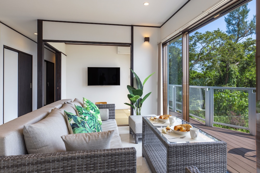 KOURI OCEAN MOON COTTAGE 那覇