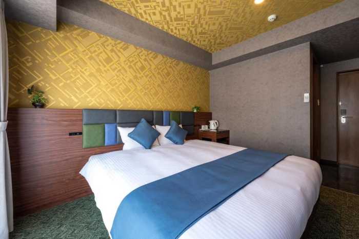 NAHA CRYSTAL HOTEL 那覇