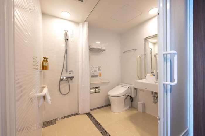 NAHA CRYSTAL HOTEL 那覇