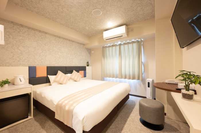 NAHA CRYSTAL HOTEL 那覇