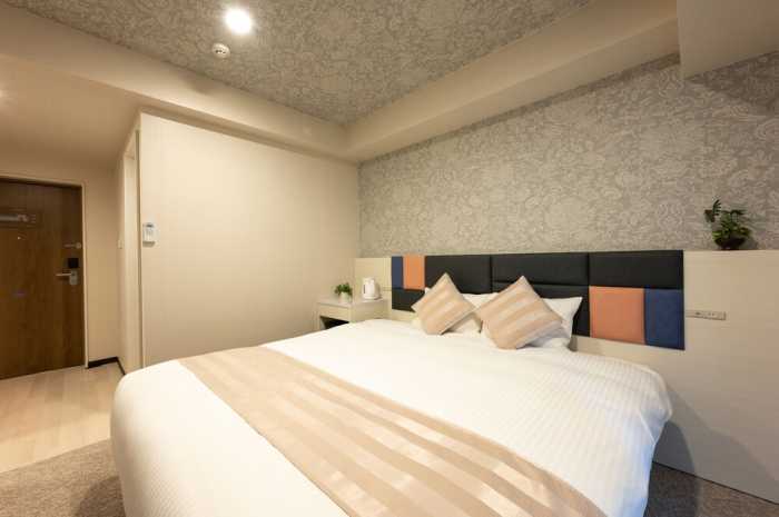 NAHA CRYSTAL HOTEL 那覇