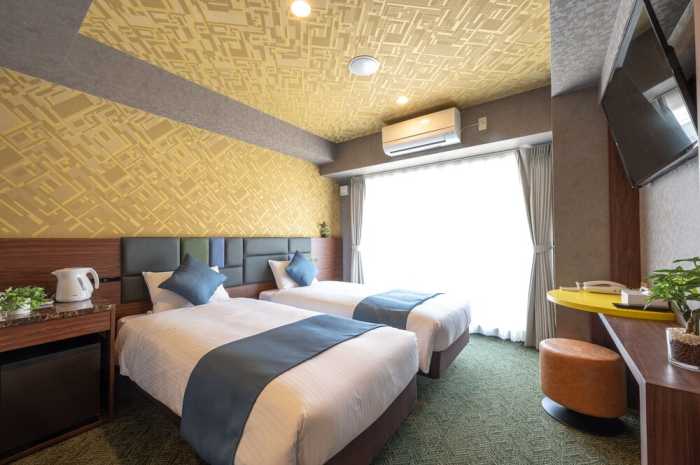 NAHA CRYSTAL HOTEL 那覇
