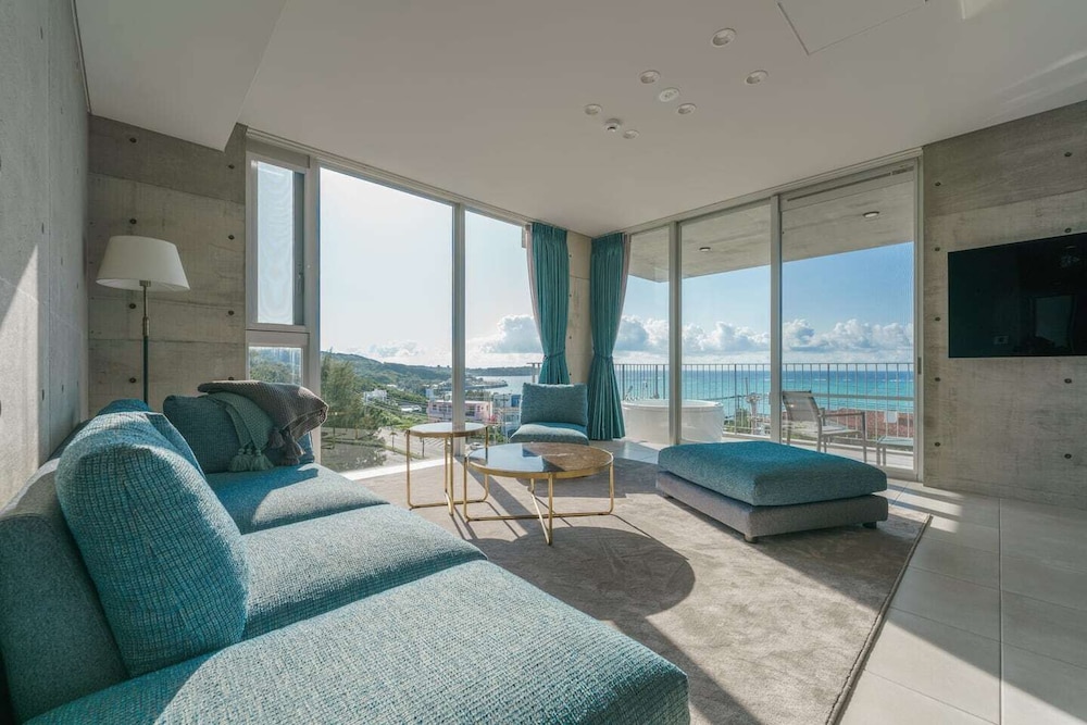OKINAWA PLAISANT VILLA 那覇