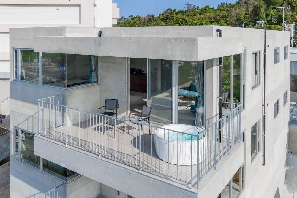 OKINAWA PLAISANT VILLA 那覇