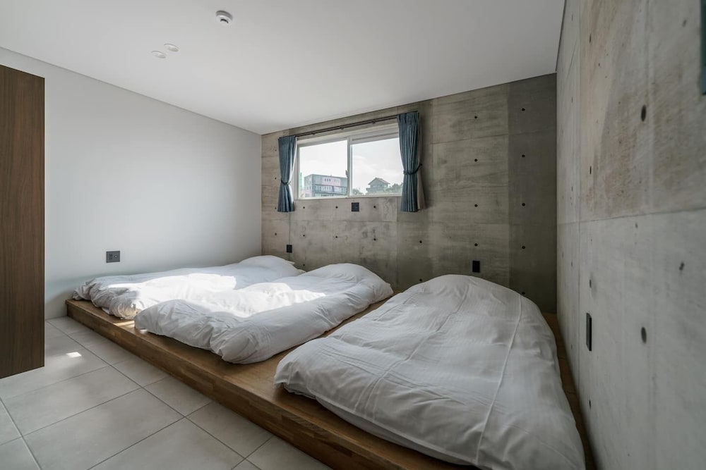 OKINAWA PLAISANT VILLA 那覇