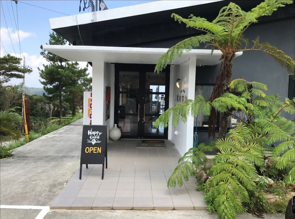 コテージ幸 & HAPPYCAFE 那覇
