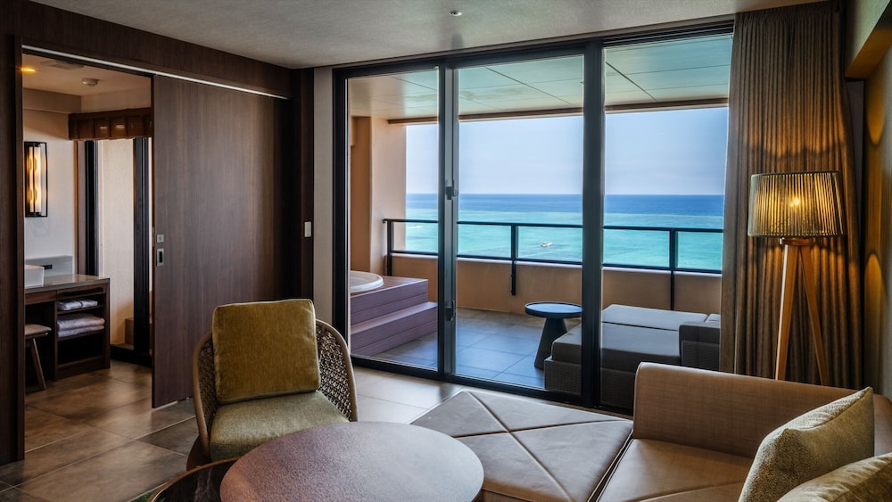 AQUASENSE HOTEL & RESORT 那覇