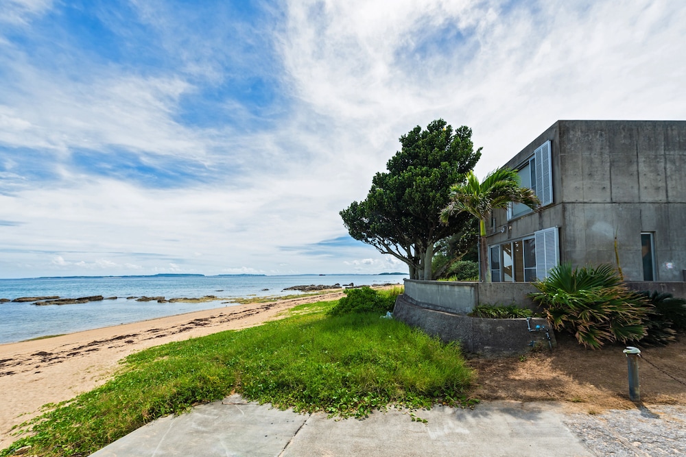 PINE HOUSE IN GINOZA 那覇