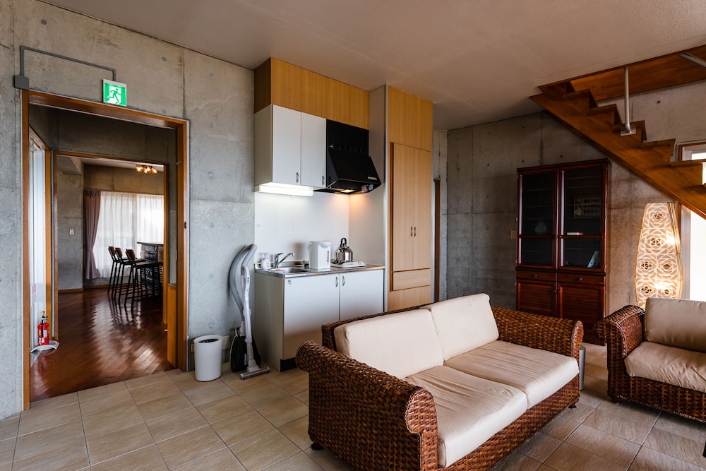 PINE HOUSE IN GINOZA 那覇
