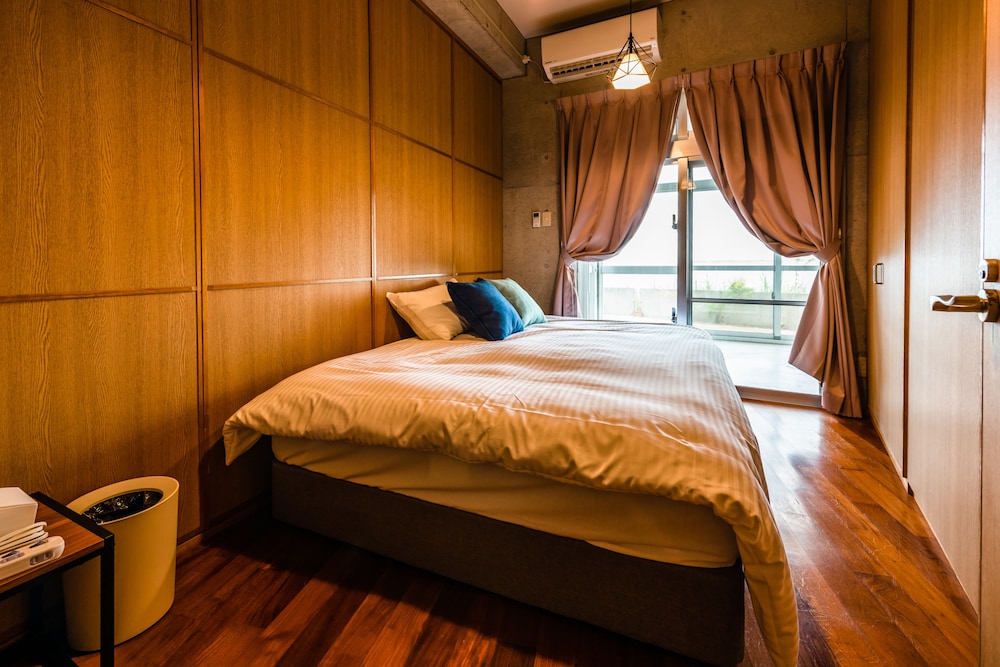 PINE HOUSE IN GINOZA 那覇