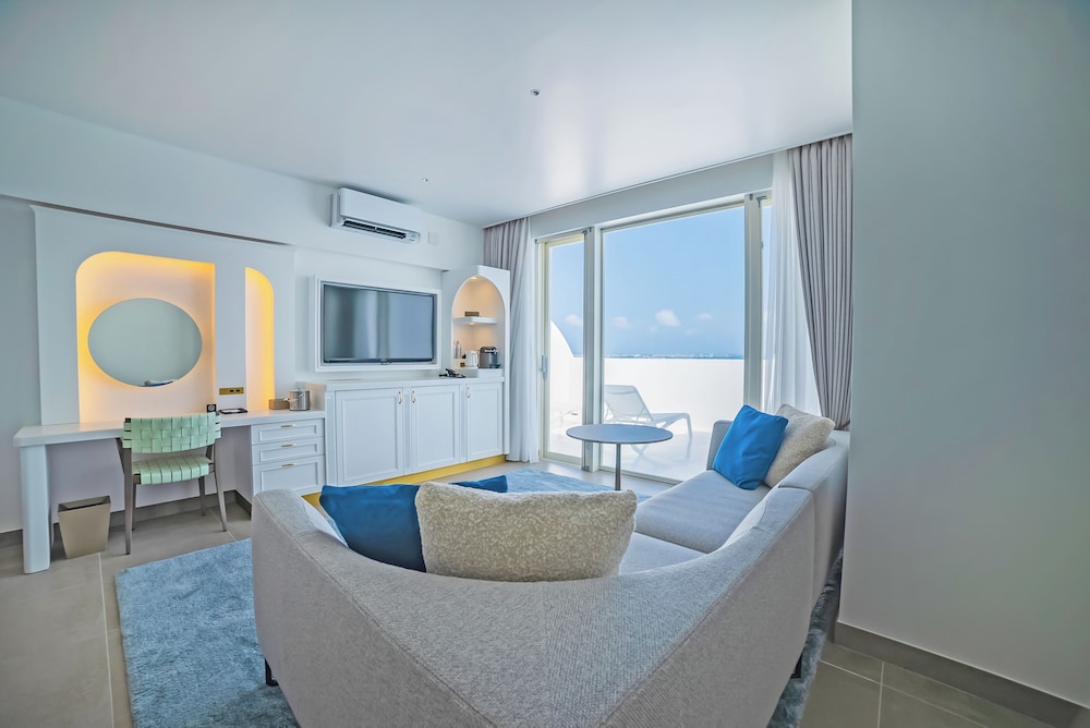 サントリーニ　HOTEL&VILLAS　宮古島 那覇