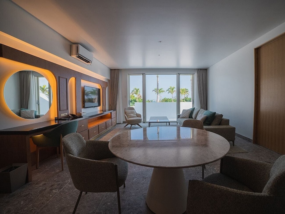 サントリーニ　HOTEL&VILLAS　宮古島 那覇
