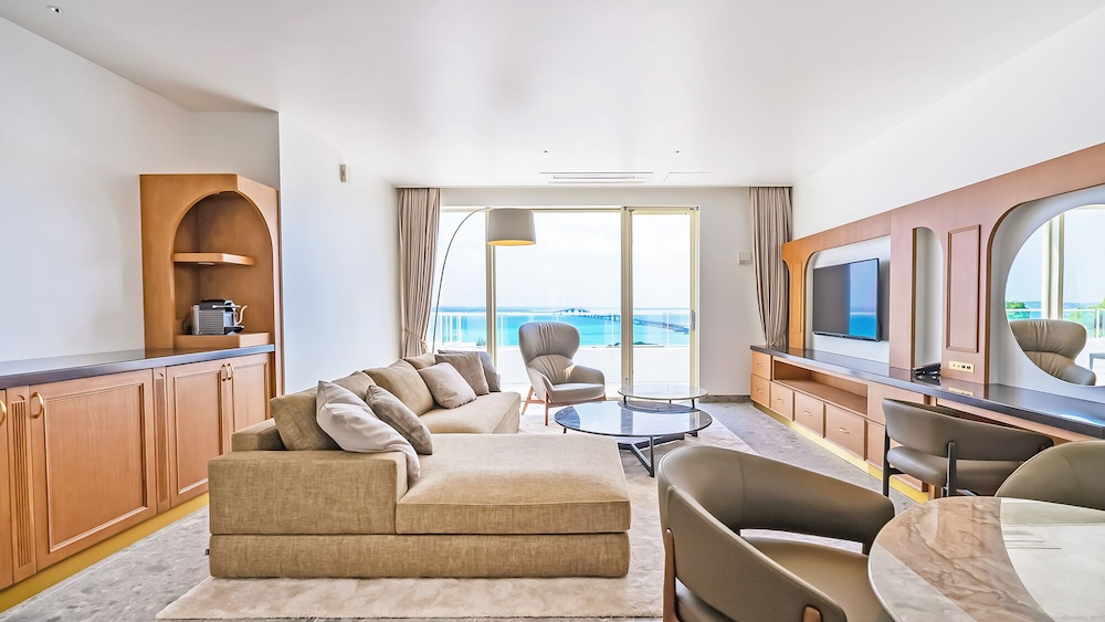 サントリーニ　HOTEL&VILLAS　宮古島 那覇