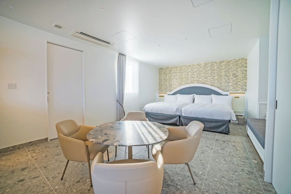 サントリーニ　HOTEL&VILLAS　宮古島 那覇