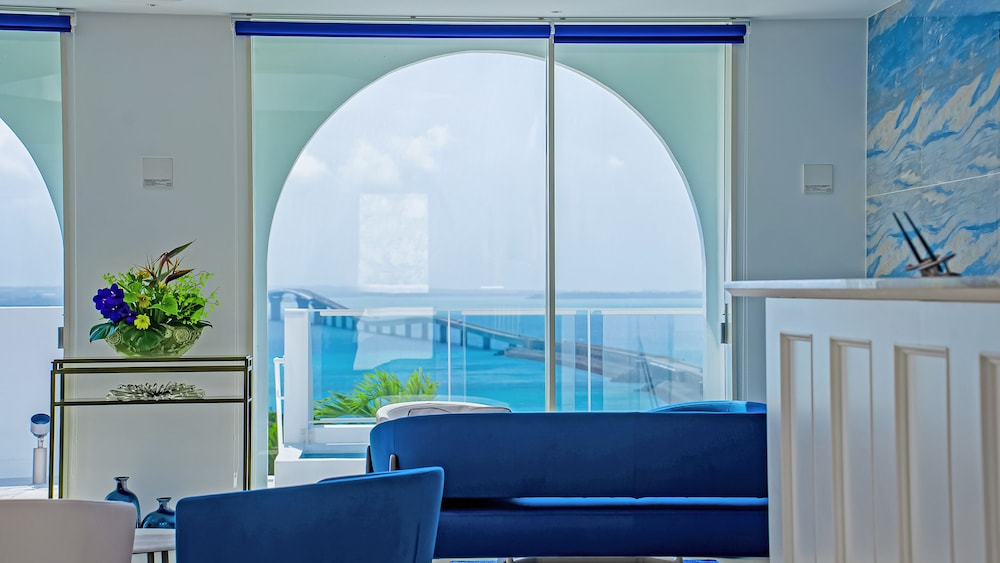サントリーニ　HOTEL&VILLAS　宮古島 那覇