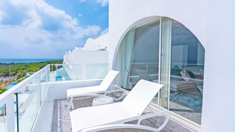 サントリーニ　HOTEL&VILLAS　宮古島 那覇