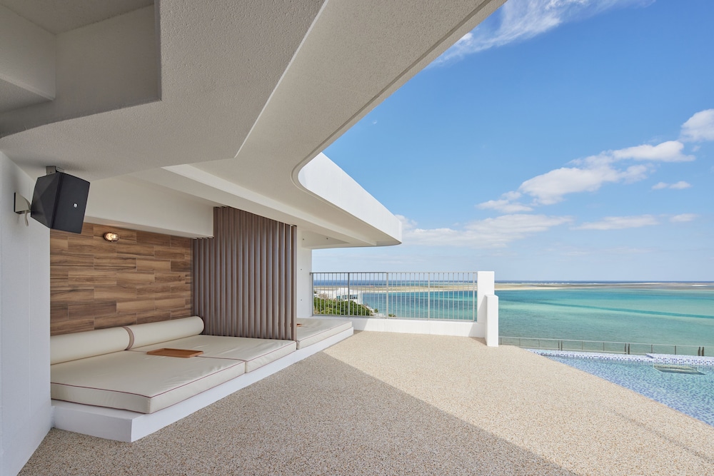 STORYLINE 瀬長島 那覇