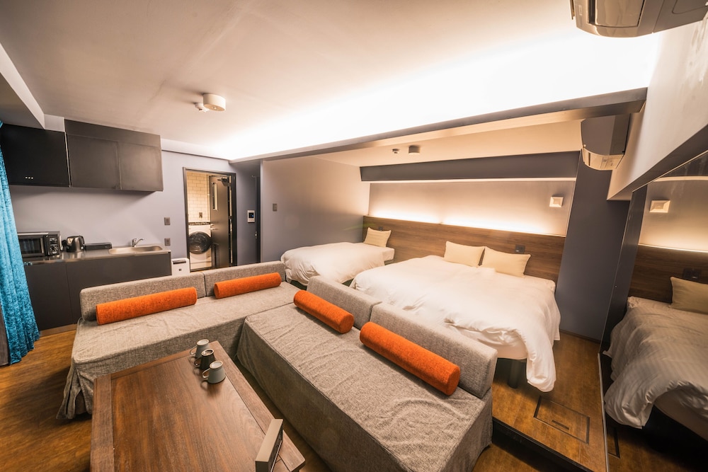 HOTEL BRICK 那覇